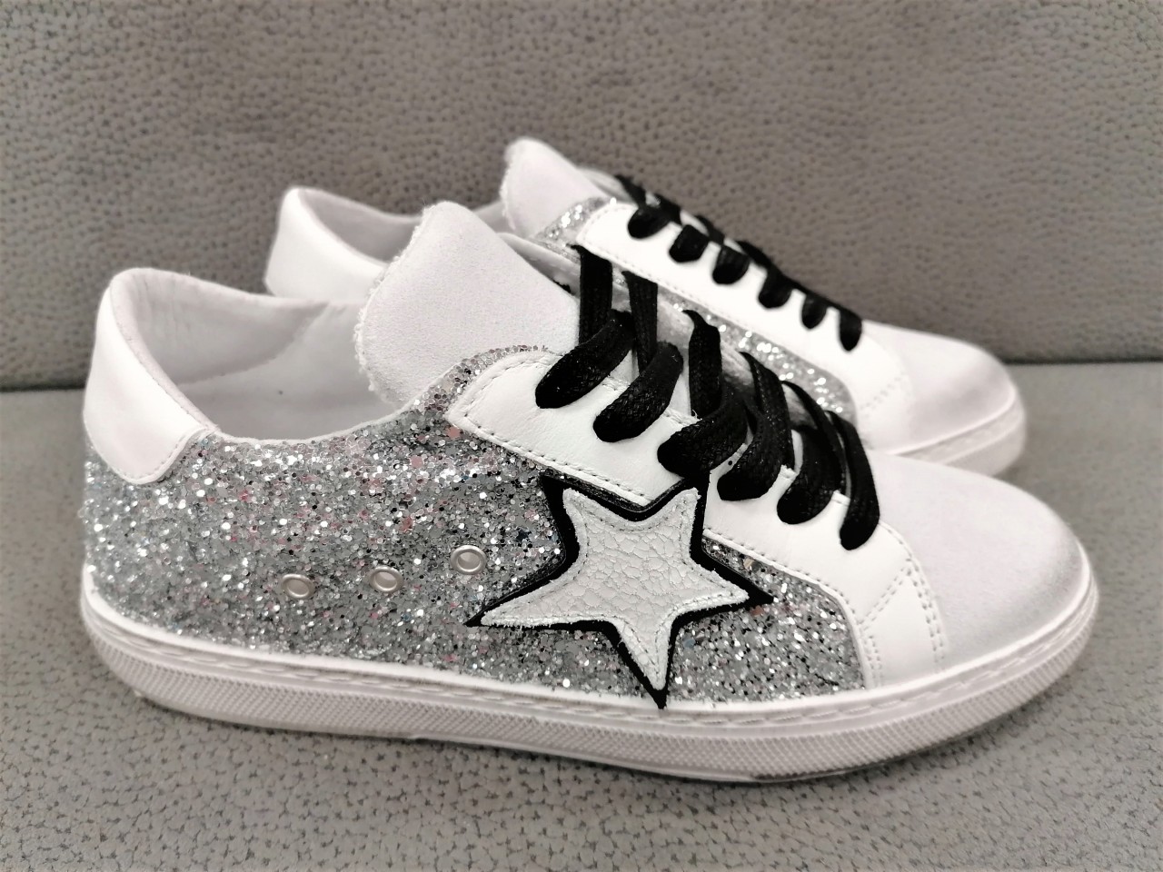 scarpe con stelle laterali